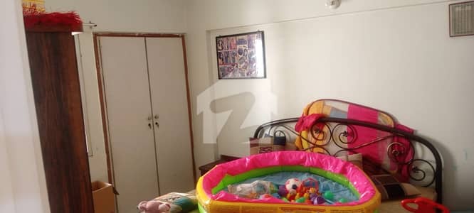گلستانِِ جوہر ۔ بلاک 13 گلستانِ جوہر,کراچی میں 3 کمروں کا 7 مرلہ فلیٹ 1.25 کروڑ میں برائے فروخت۔