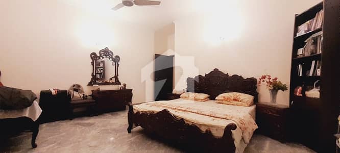 10 Marla Beautiful House For Sale