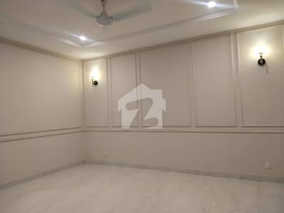 20 Marla Spacious Upper Portion Available In Air Avenue - Block R For Rent