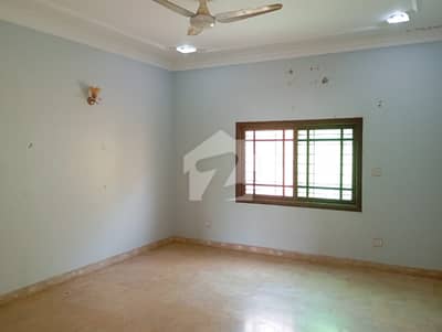 West Open 3 Bedroom Lounge Upper Portion On Streets Of Ittehad DHA Phase 6 Is Available For Rent