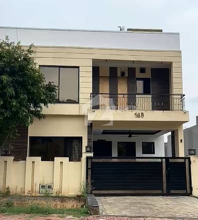 8 Marla Full House Avaliable For Sale Very Reasonable Price Near To Market Park Masjid In Bahria Enclave Islamabad.