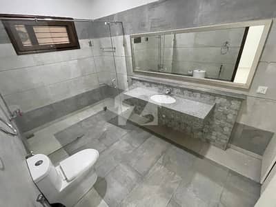 1000 yards Outstanding house with pool and basement