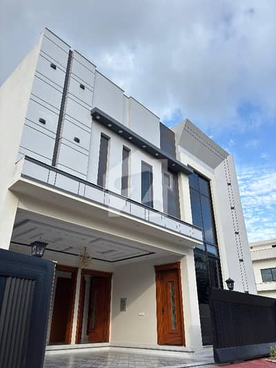 10 Marla Ultra-Luxury Designer House For Sale | Modern Architecture & Premium Features