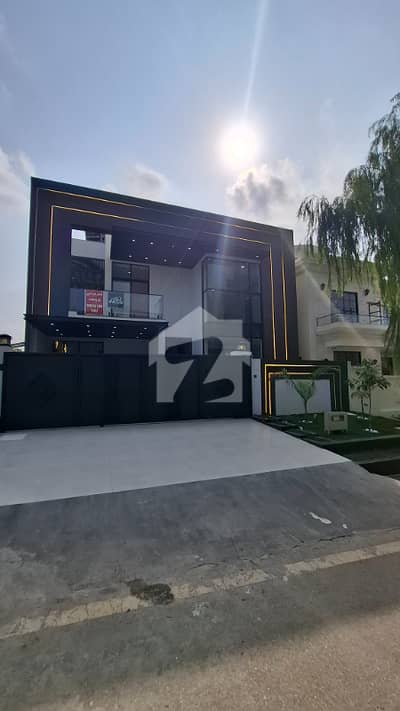 MODERN DESIGNER SOLAR POWER HOUSE IN MULTI GARDENS B-17, ISLAMABAD FOR SALE