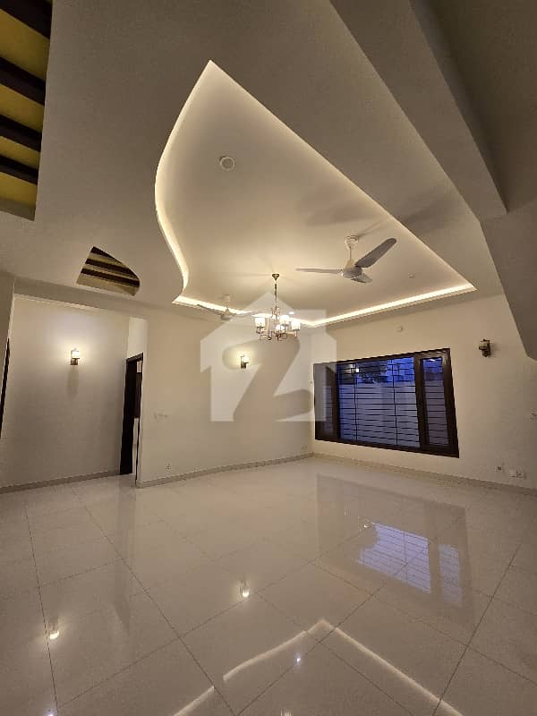 120 Yards Slightly Used Bungalow For Sale 120 Yards Slightly Used Bungalow For Sale