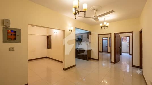 3 Bed Dd 2nd Floor With Lift Flat For Rent