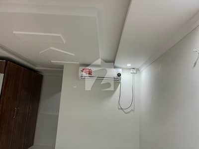 10MARLA FULLY FURNISHED ROOM IN DHA PHASE 8