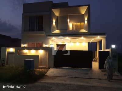 phase 8 Z1 10marla House available for sale