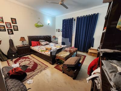 F-11 Markaz Luxury 2 Bedroom Attached Bath Drawing Dining Tv Lounge Kitchen Under Ground Car Parking Apartment Available For Sale.