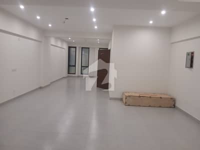 ڈی ایچ اے فیز 8 ڈی ایچ اے ڈیفینس,کراچی میں 4 مرلہ Studio دفتر 2.0 لاکھ میں کرایہ پر دستیاب ہے۔