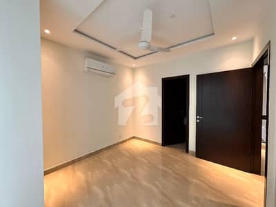 1 Bed Room Appartment | Only Families Not Aibnb| Available For Rent | Zameen Aurum Gulbarg Lahore