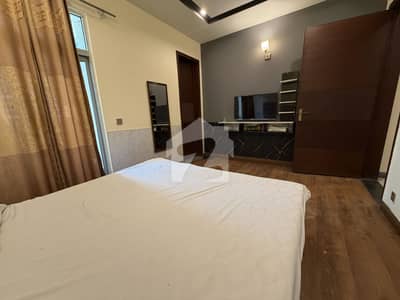 GULBERG GREEN 1 BEDROOM FULLY LUXURY FURNISHED APARTMENTS FOR RENT