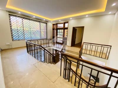 F-8/3 1 Kanal Extra Land House For Rent