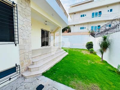 ایف ۔ 6/2 ایف ۔ 6,اسلام آباد میں 5 کمروں کا 1 کنال مکان 7.75 لاکھ میں کرایہ پر دستیاب ہے۔ ایف ۔ 6/2 ایف ۔ 6,اسلام آباد میں 5 کمروں کا 1 کنال مکان 7.75 لاکھ میں کرایہ پر دستیاب ہے۔