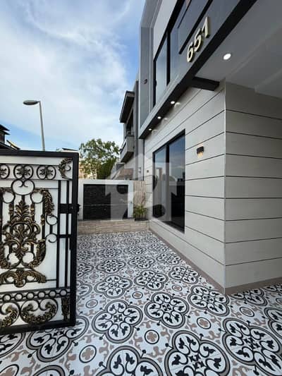 Luxurious 10 Marla Brand New House For Sale Hot Location Bahria Town Lahore Luxurious 10 Marla Brand New House For Sale Hot Location Bahria Town Lahore