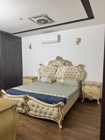 Luxury 3 Bed Fully Furnished Apartment with drawing room | 4 Bathrooms | Separate Drawing Room Entrance| Arena Mall, Gulberg Greens