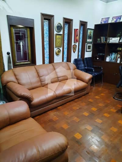 ڈی ایچ اے فیز 8 ڈی ایچ اے ڈیفینس,کراچی میں 6 کمروں کا 2 کنال مکان 28.0 کروڑ میں برائے فروخت۔