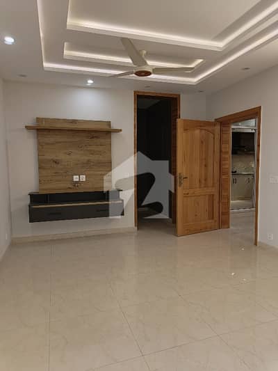 10 Marla ground portion available for rent