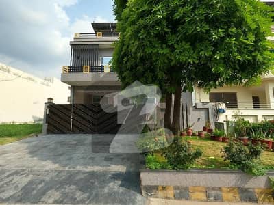 ای ۔ 11 اسلام آباد میں 7 کمروں کا 12 مرلہ مکان 14.5 کروڑ میں برائے فروخت۔