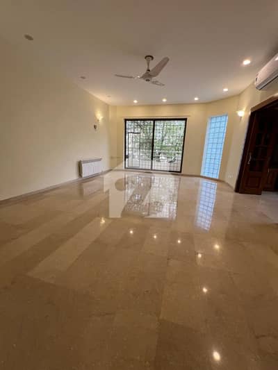 F-6 Islamabad 1000 Square Yard Fully Renovated House For Rent