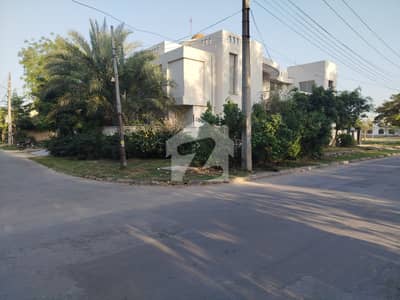 Valencia Town 1 Kanal Old House For Sale Needs Complete Renovation