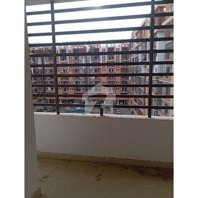 3 Bed DD Apartment Available For Rent