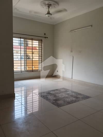 10 Marla like Brand Upper Portion avilable For Rent in G 13/3