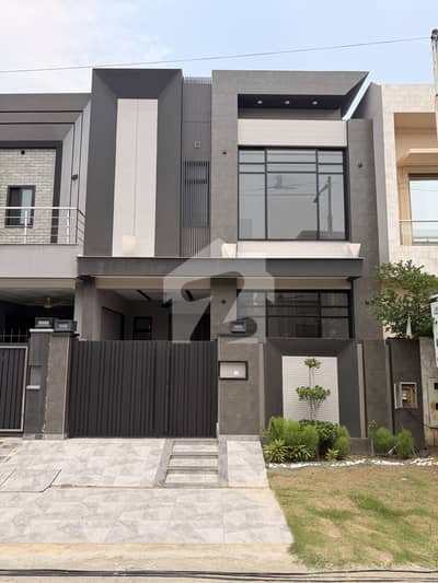 Ultra Modern house Ultra Modern house