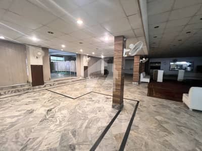 ایم ایم عالم روڈ گلبرگ,لاہور میں 2 کنال عمارت 60.0 کروڑ میں برائے فروخت۔