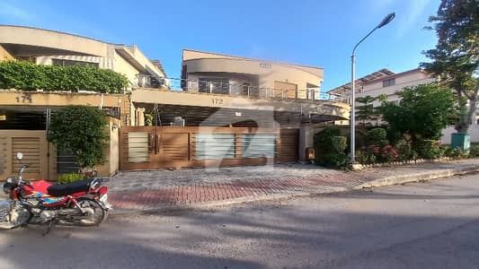 In House Is Available For Rent Phase7 Upper Portion Proper 3 Bed Rooms 3wash Rooms  All Facilities Available