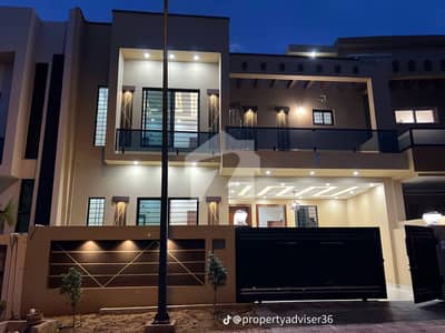 8 marla brand new park face house for sale