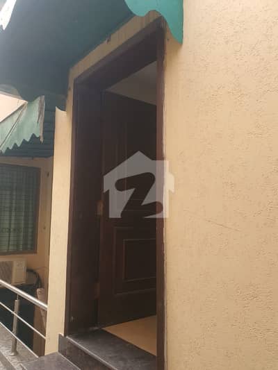 1 kanal uppar portion for rent
