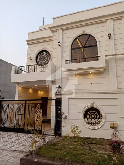 سٹی ہاؤسنگ سوسائٹی سیالکوٹ میں 3 کمروں کا 5 مرلہ مکان 1.8 کروڑ میں برائے فروخت۔