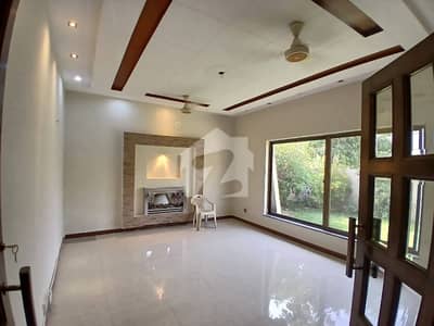 1 Kanal Beautiful House For Rent In F-10 Islamabad | 4 Bedrooms | Prime Location 1 Kanal Beautiful House For Rent In F-10 Islamabad | 4 Bedrooms | Prime Location