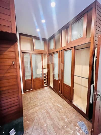 1 KANAL HOUSE AVAILABLE FOR RENT IN DHA PHASE 6 L IN A VERY HOT LOCATION OF LAHORE