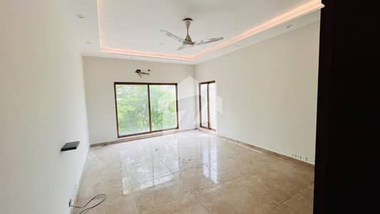 1 KANAL HOUSE AVAILABLE FOR RENT IN DHA PHASE 6 L IN A VERY HOT LOCATION OF LAHORE