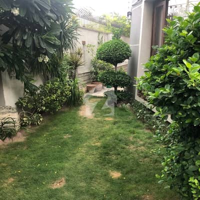 ڈی ایچ اے فیز 6 ڈی ایچ اے ڈیفینس,کراچی میں 6 کمروں کا 1 کنال مکان 26.0 کروڑ میں برائے فروخت۔