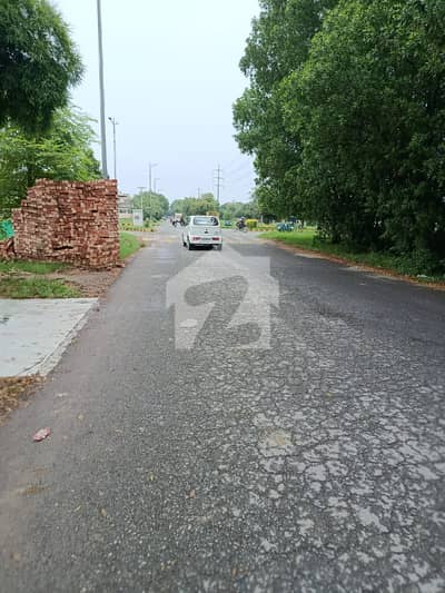 dha ph 7.2kanal plot top location near carrefour store and Macdonald