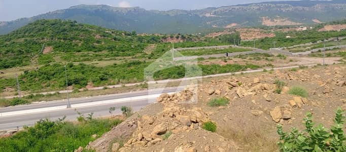 سی پندرہ اسلام آباد میں 1 کنال رہائشی پلاٹ 2.8 کروڑ میں برائے فروخت۔