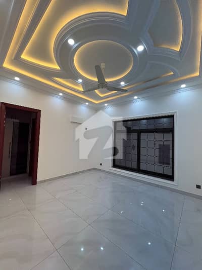 جی ۔ 13 اسلام آباد میں 7 کمروں کا 1 کنال مکان 18.0 کروڑ میں برائے فروخت۔