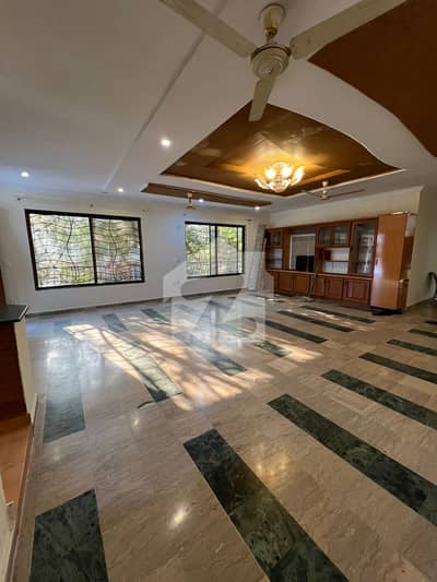 1 Kanal Upper Portion Available For Rent In E 11 With Separate Gate