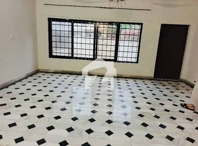 F-11 Islamabad | 400 Sq. Yards Double Storey House for Rent 5Bedrooms with Attached Bathrooms | Renovated Separate Gate 3 Car Parking