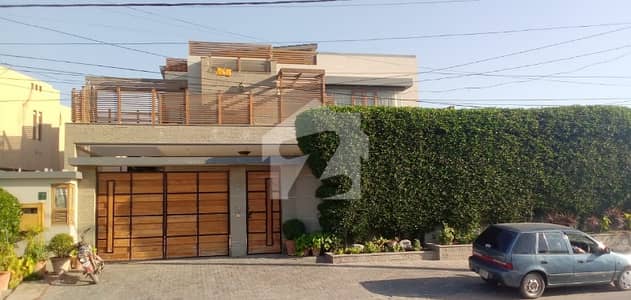 1000 yards Excellent Condition West Open Bungalow BASEMENT POOL For Rent Dha Phase 6