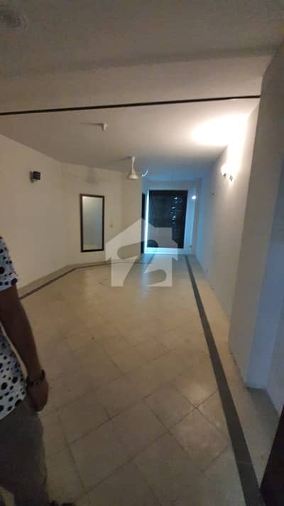 350 SqFt Office for Rent Adjacent to Main Boulevard Gulberg Lahore