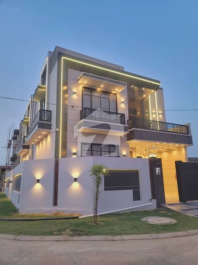 DHA Bahawalpur Sector-D 10 Marla Corner Park Facing House For Sale