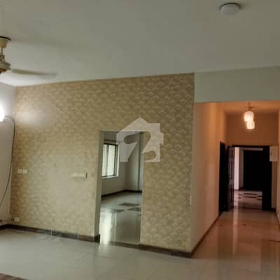 10 MARLA 3 BEDROOM APARTMENT AVAILABLE FOR RENT 10 MARLA 3 BEDROOM APARTMENT AVAILABLE FOR RENT