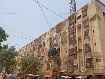 گلستانِِ جوہر ۔ بلاک 12 گلستانِ جوہر,کراچی میں 2 کمروں کا 4 مرلہ فلیٹ 77.0 لاکھ میں برائے فروخت۔
