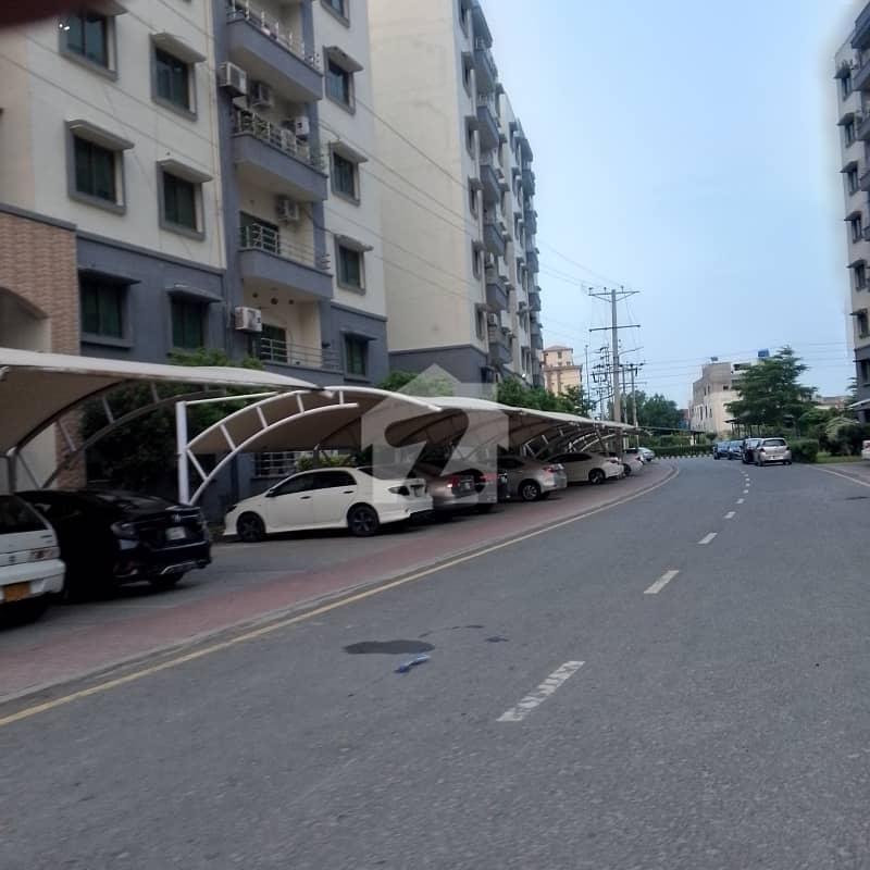 10 MARLA 3 BEDROOM APARTMENT AVAILABLE FOR RENT 10 MARLA 3 BEDROOM APARTMENT AVAILABLE FOR RENT