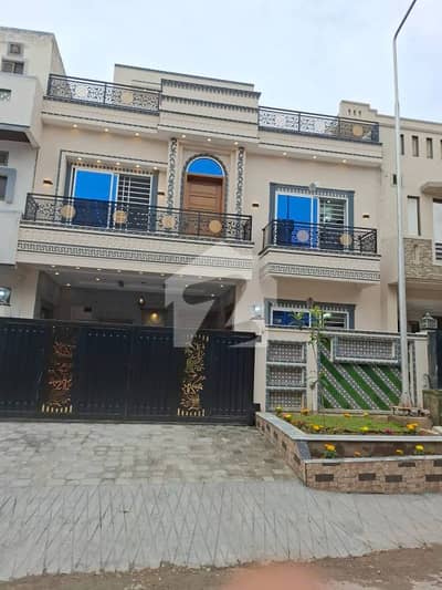جی ۔ 13/2 جی ۔ 13,اسلام آباد میں 5 کمروں کا 7 مرلہ مکان 6.7 کروڑ میں برائے فروخت۔