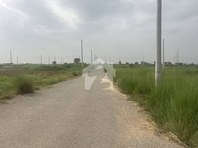 Investor price Park Face plot 30x60 in I-15/1
